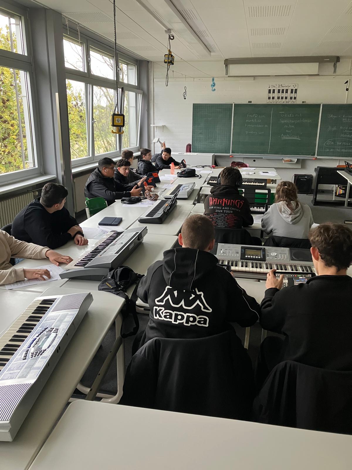 WhatsApp Image 2025-11-08 at 20.53.11 (2)